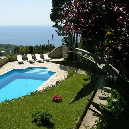 Anacapri Sleeps 16 With Pool Air Con And Wifi