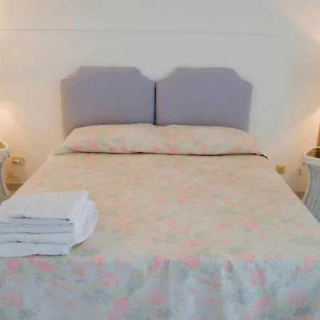 Anacapri Sleeps 16 With Pool Air Con And Wifi * Anacapri (Isola di Capri)