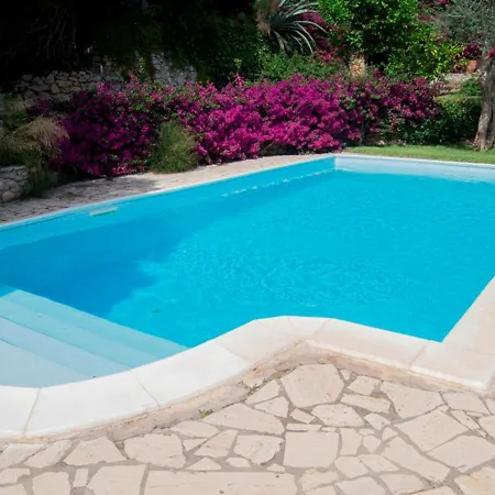 Villa Anacapri Sleeps 16 With Pool Air Con And Wifi